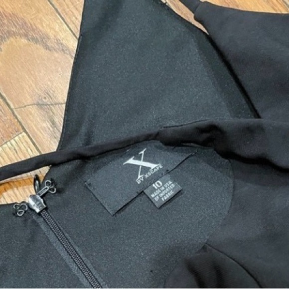 X By Xcape
Express Elegant Black Strapless Gown - Picture 12 of 12